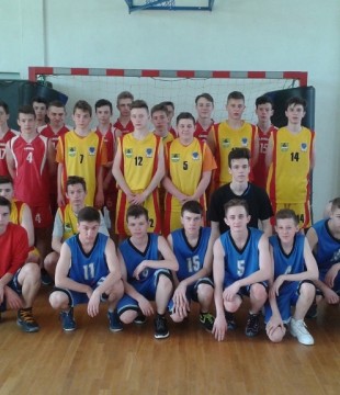 Turniej koszykówki chłopców z gimnazjum w Białkach