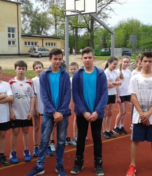 Mistrzostwa Szkoły w Białkach w lekkoatletyce - bieg na 300 metrów